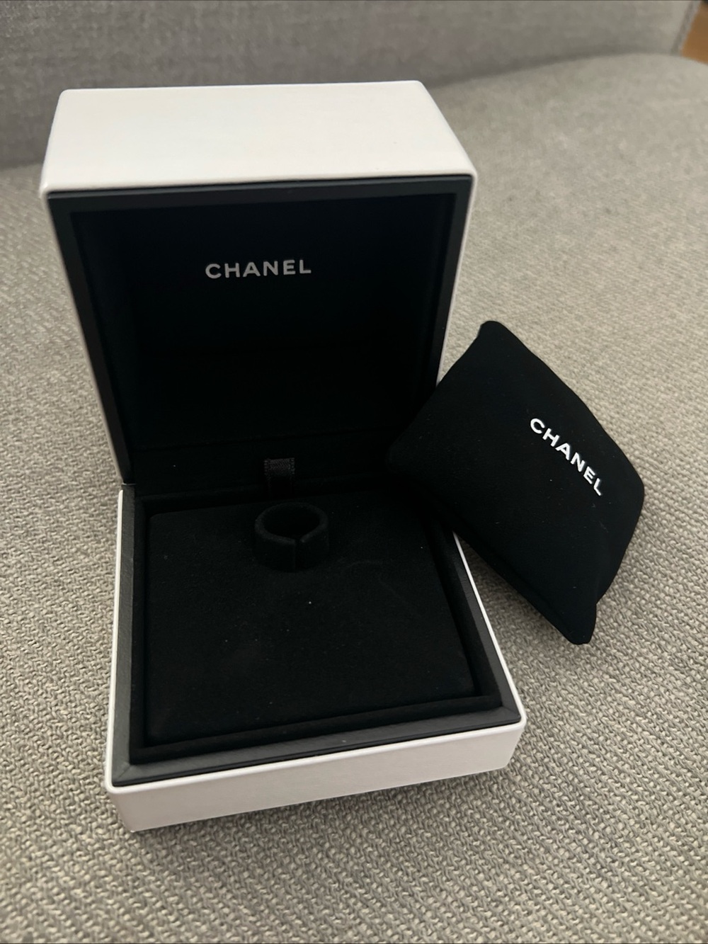 CHANEL White Exterior Black Velvet Jewelry Box with Branded Pillow